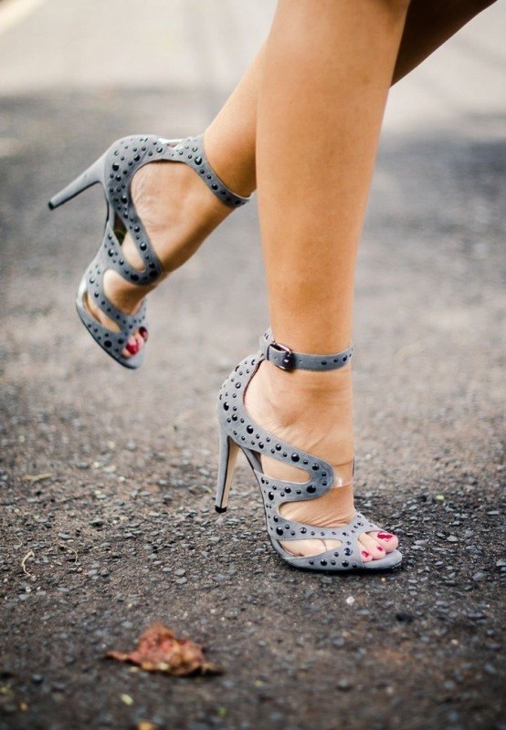 ankle-straps-4 28+ Catchiest Women's Shoe Trends to Expect in 2021