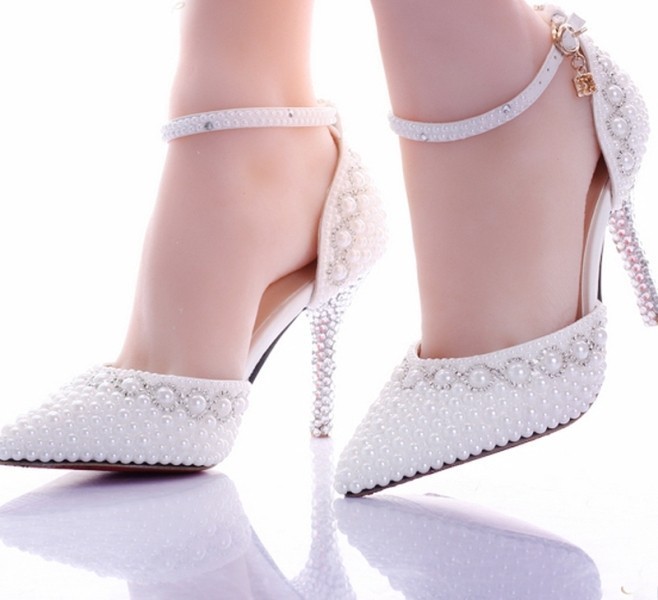 ankle-straps-7 28+ Catchiest Women's Shoe Trends to Expect in 2021