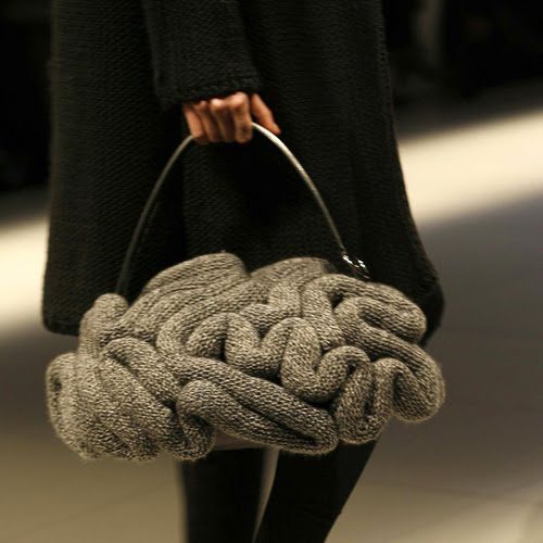 jun Top 10 Unusual Handbags That Are in Fashion