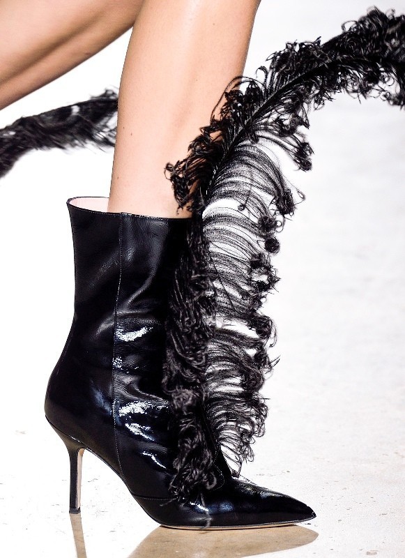 marabou-feather-shoes 28+ Catchiest Women's Shoe Trends to Expect in 2021