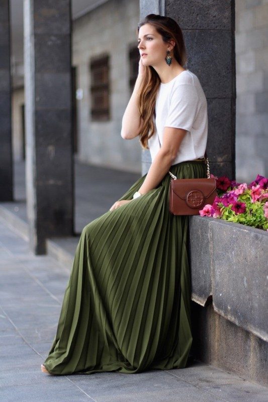 15 Hottest Fashion Color Trends You'll Love 69 olive green and khaki outfits (7)