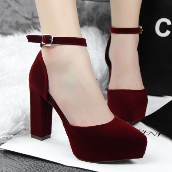 square-heels 28+ Catchiest Women's Shoe Trends to Expect in 2021