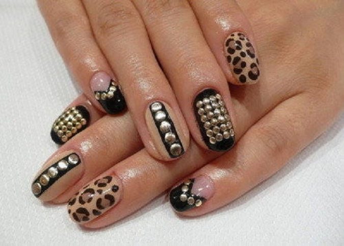 6 Most Stylish Leopard and Cheetah Nail Designs 7 stud
