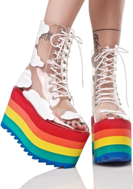 super-high-platforms-1 28+ Catchiest Women's Shoe Trends to Expect in 2021
