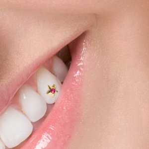 twinkles1 45 Amazing Teeth Jewelry Pieces For Extra Beauty