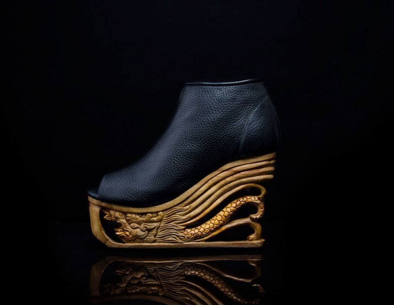 wooden-heels-2 28+ Catchiest Women's Shoe Trends to Expect in 2021
