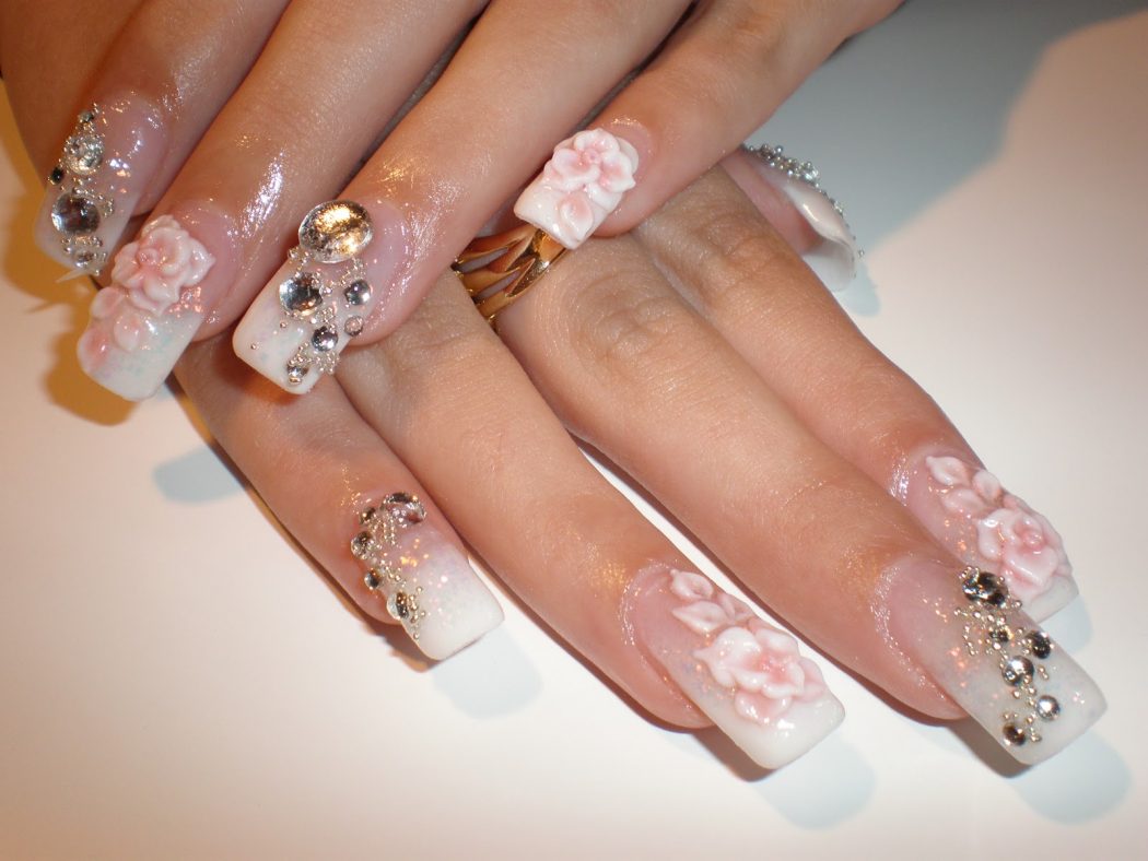 50+ Coolest Wedding Nail Design Ideas 10 classy-wedding-nail-art-designs-inspirations