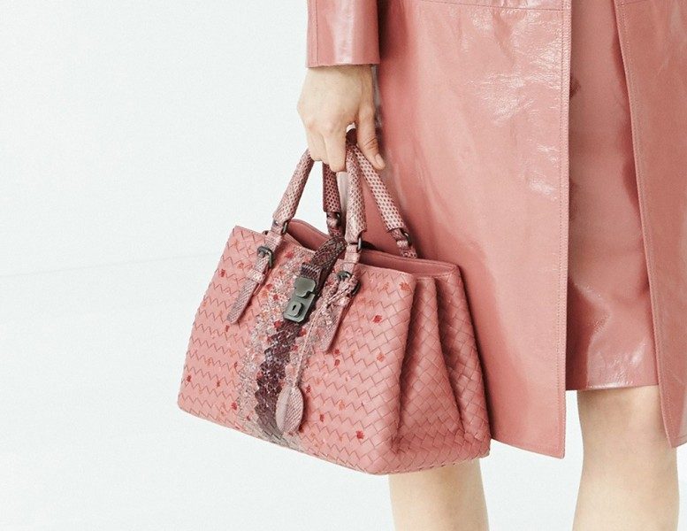 top-handles-6 26+ Awesome Handbag Trends for Women in 2020