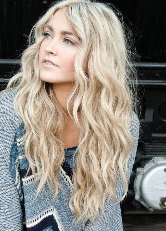 wavy-hair-2 20+ Hottest Haircuts & Hairstyles for Women in 2020