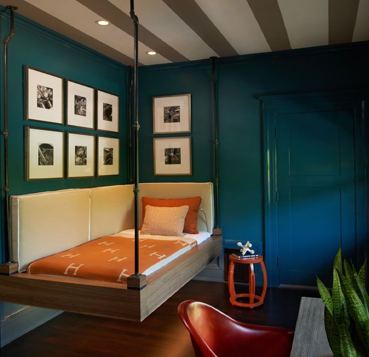 boy-room-wood-and-metal-industrial-bed-hanging-from-the-ceiling