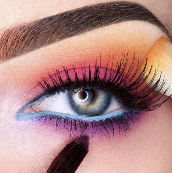 colorful-eye-makeup-3 14 Latest Makeup Trends to Be More Gorgeous in 2020