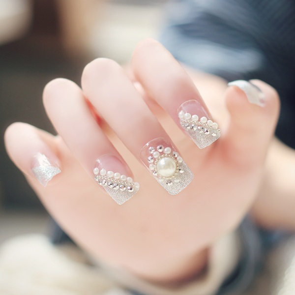 embellished-nails-10 28+ Dazzling Nail Polish Trends You Must Try in 2022