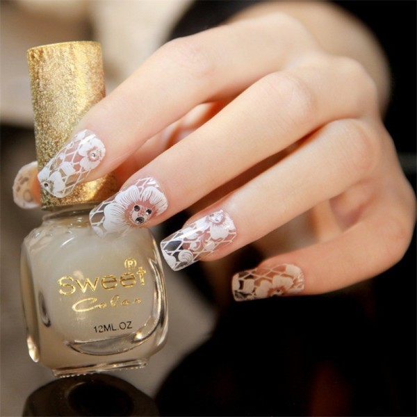 embellished-nails-11 28+ Dazzling Nail Polish Trends You Must Try in 2022