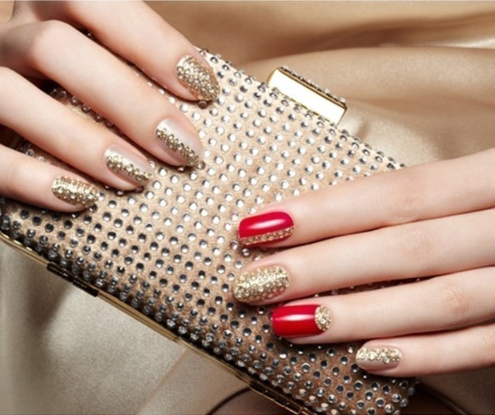 embellished-nails-5 28+ Dazzling Nail Polish Trends You Must Try in 2022