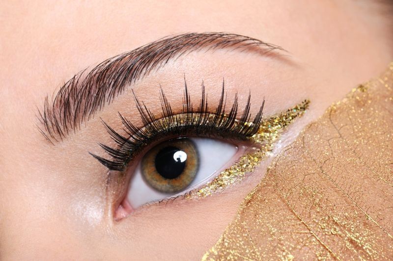 glittering-eyes-3 14 Latest Makeup Trends to Be More Gorgeous in 2020