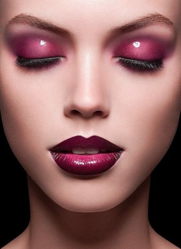 glossy-lips-and-eyes 14 Latest Makeup Trends to Be More Gorgeous in 2020