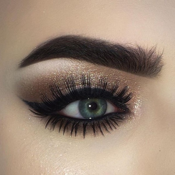 long-and-thick-eyelashes-1 14 Latest Makeup Trends to Be More Gorgeous in 2020