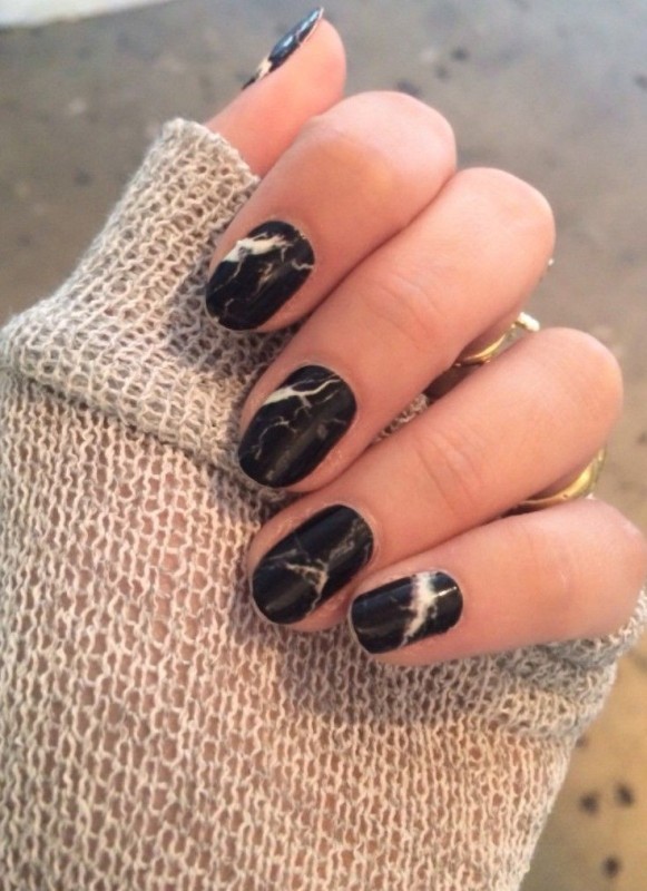 marble-nails-4 28+ Dazzling Nail Polish Trends You Must Try in 2022