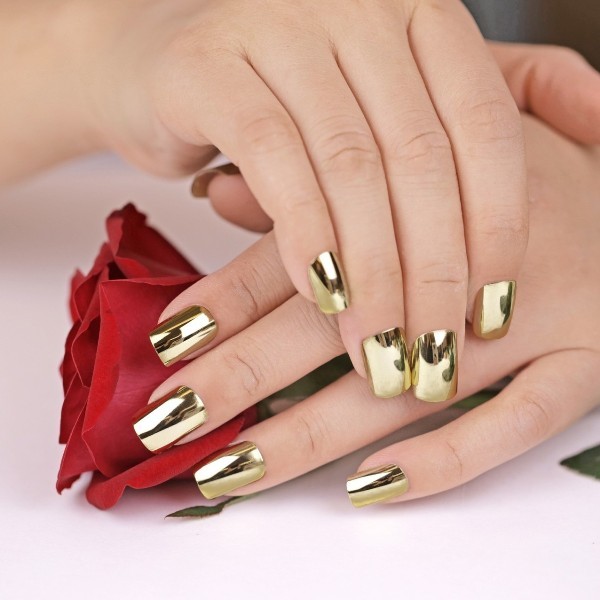 metallic-nails-11 28+ Dazzling Nail Polish Trends You Must Try in 2022