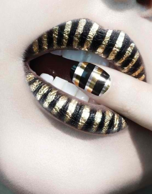 metallic-nails-5 28+ Dazzling Nail Polish Trends You Must Try in 2022
