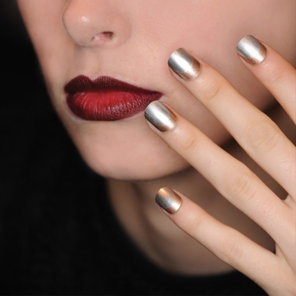 metallic-nails-9 28+ Dazzling Nail Polish Trends You Must Try in 2022
