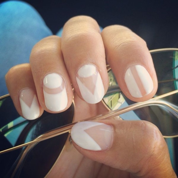 negative-space-nails-15 28+ Dazzling Nail Polish Trends You Must Try in 2022