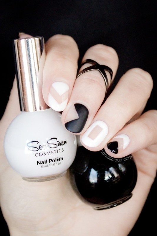 negative-space-nails-5 28+ Dazzling Nail Polish Trends You Must Try in 2022