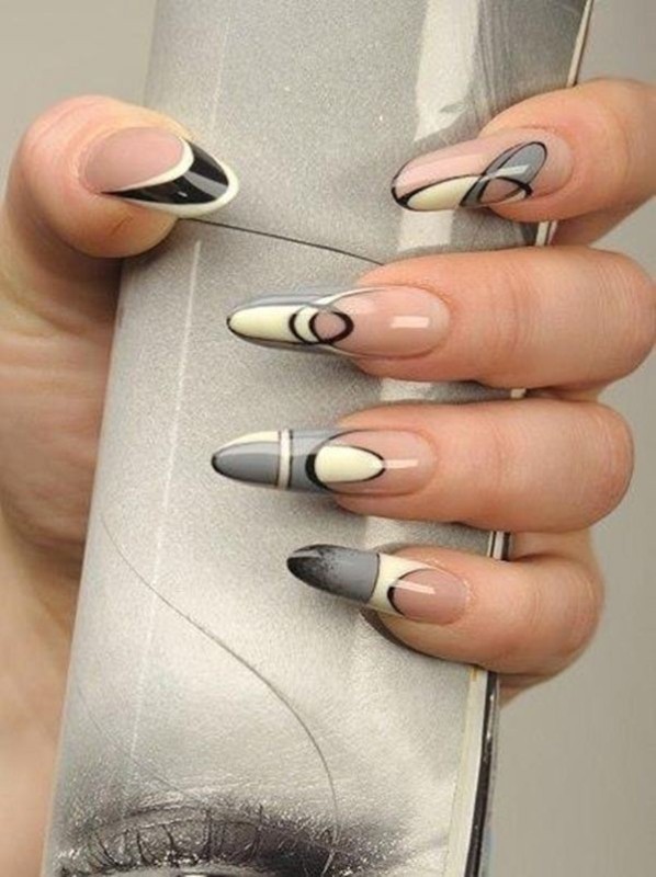 negative-space-nails-9 28+ Dazzling Nail Polish Trends You Must Try in 2022
