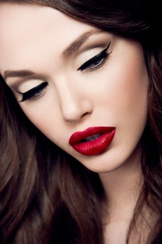 red-lips 14 Latest Makeup Trends to Be More Gorgeous in 2020