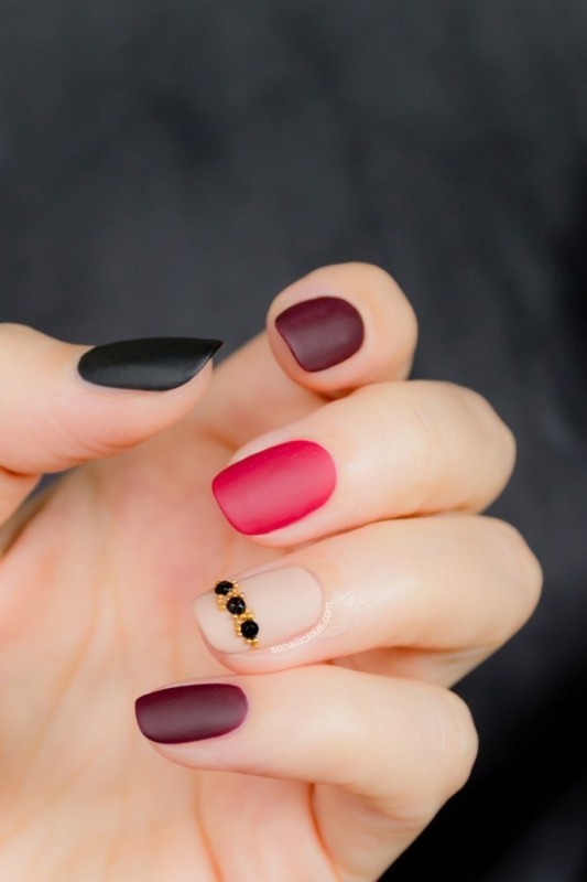 simple-nails-1 28+ Dazzling Nail Polish Trends You Must Try in 2022