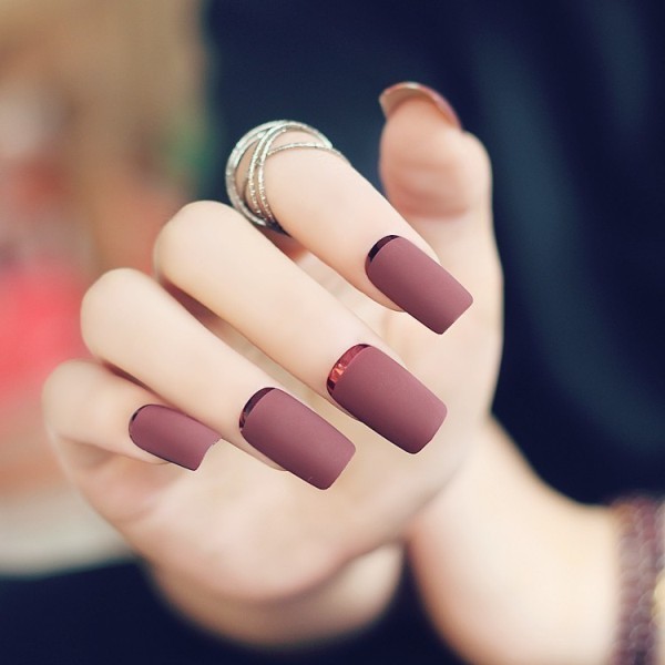 simple-nails-5 28+ Dazzling Nail Polish Trends You Must Try in 2022