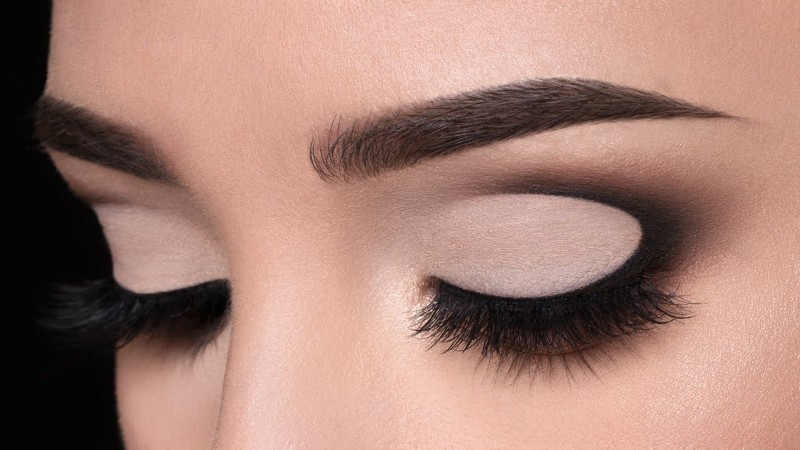 smokey-eyes-8 14 Latest Makeup Trends to Be More Gorgeous in 2020