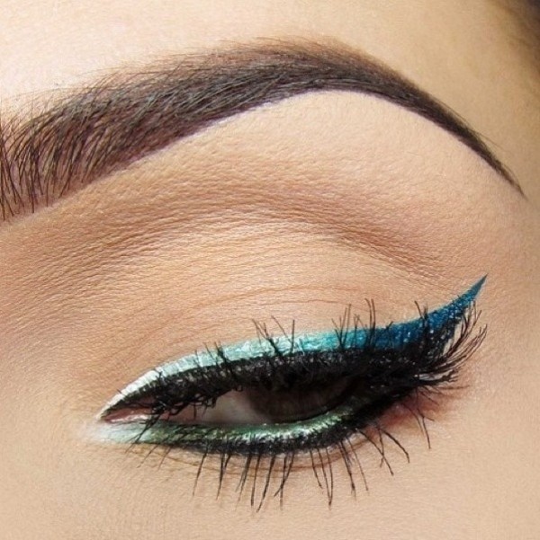 statement-liner-and-graphic-eyes-9 14 Latest Makeup Trends to Be More Gorgeous in 2020