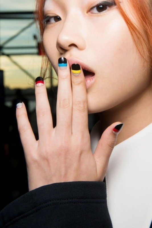 striped-nails-4 28+ Dazzling Nail Polish Trends You Must Try in 2022