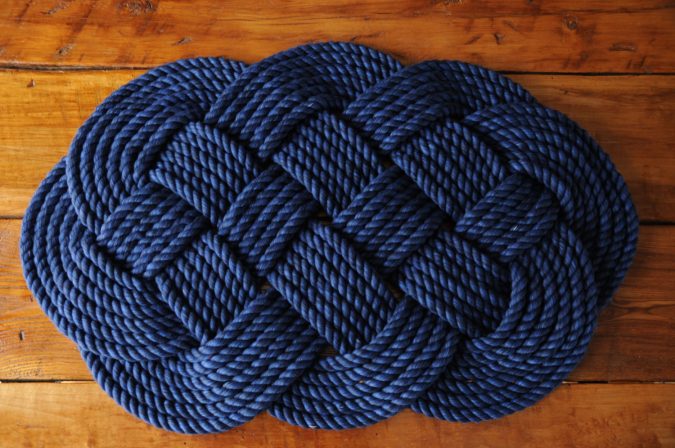 Aquatic rope bath rug 10 Creative DIY Bathroom Rugs - 18
