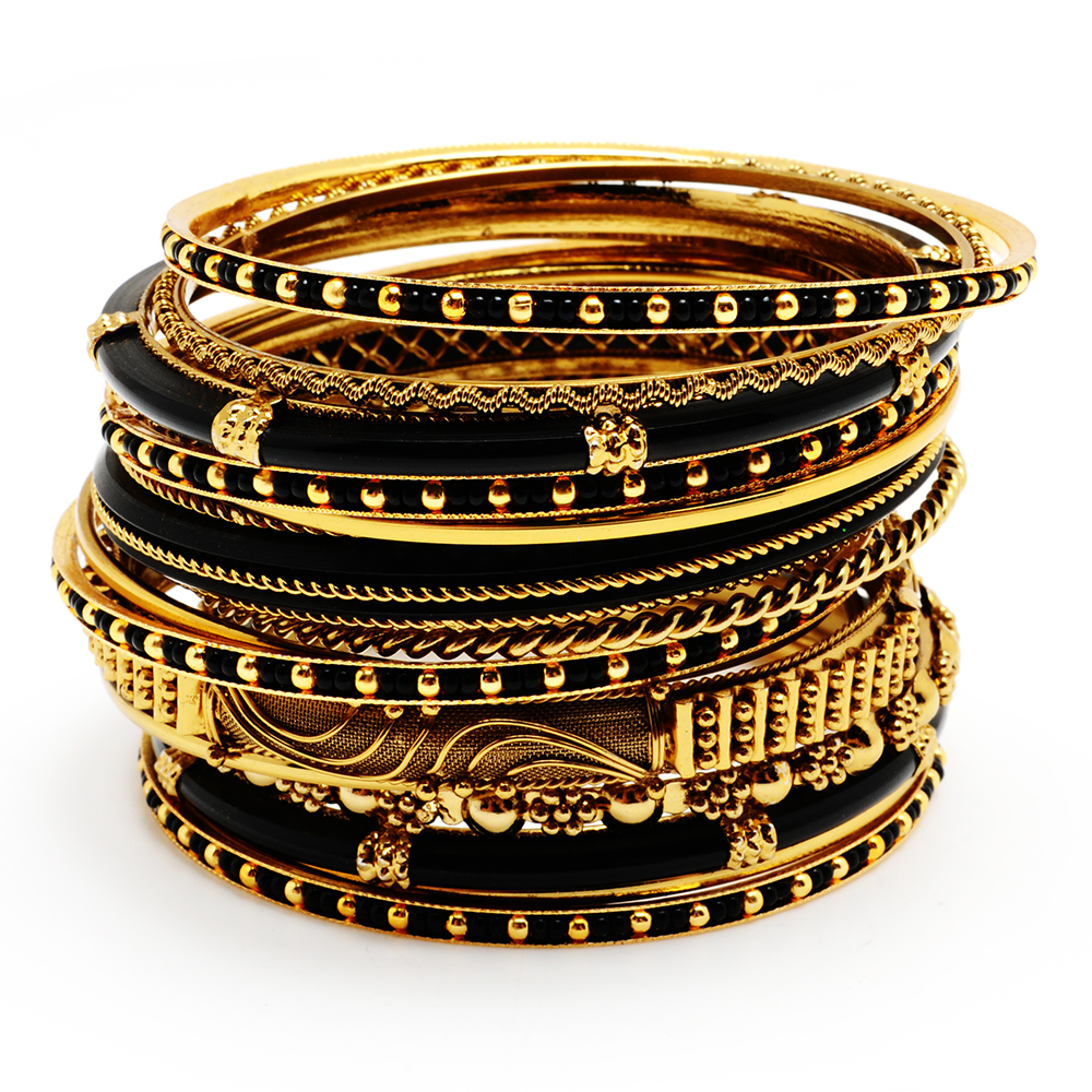 BANGLES2 10 Most Beauty Trends That Men Hate