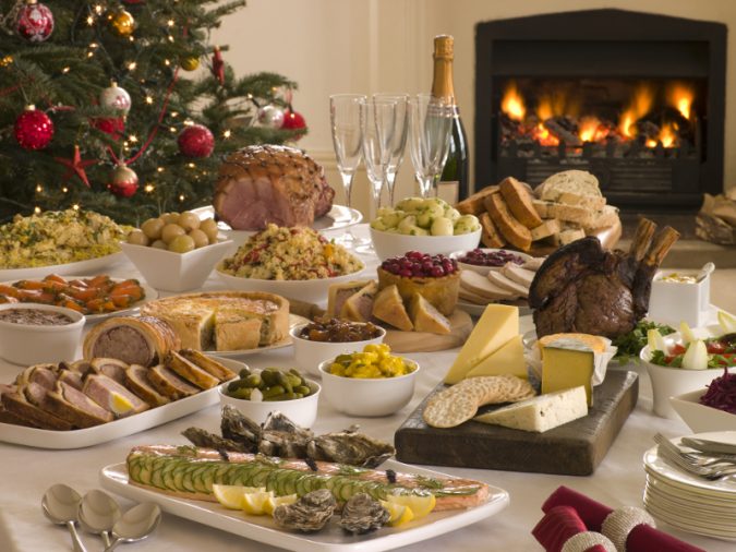 Boxing-Day-Buffet-Lunch-Christmas-Tree-675x506 Best New Year’s Eve Decorating Ideas in 2023