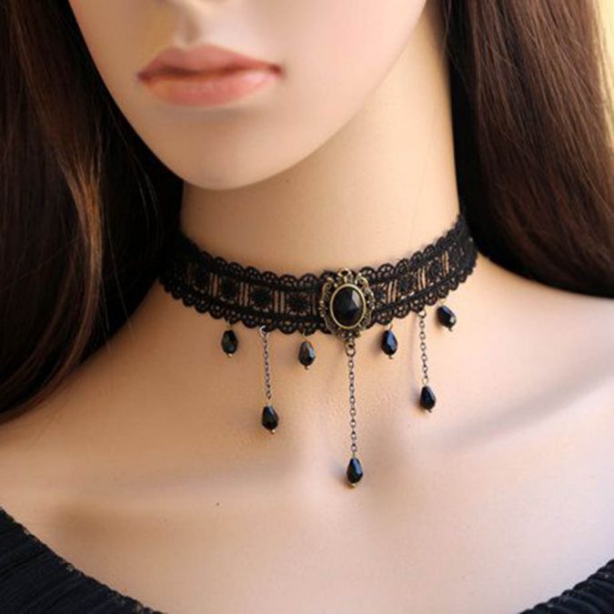 Chokers necklace 6 Hottest Necklace Trends For Summer - 17