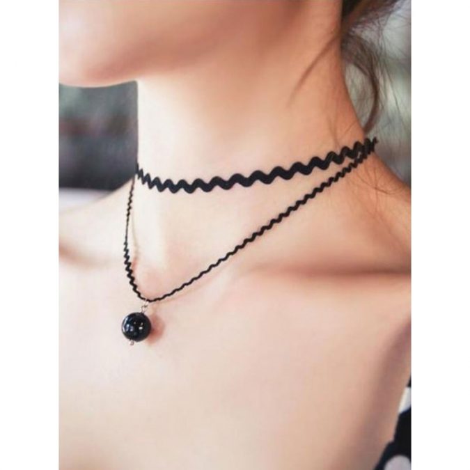 Chokers necklace2 6 Hottest Necklace Trends For Summer - 18