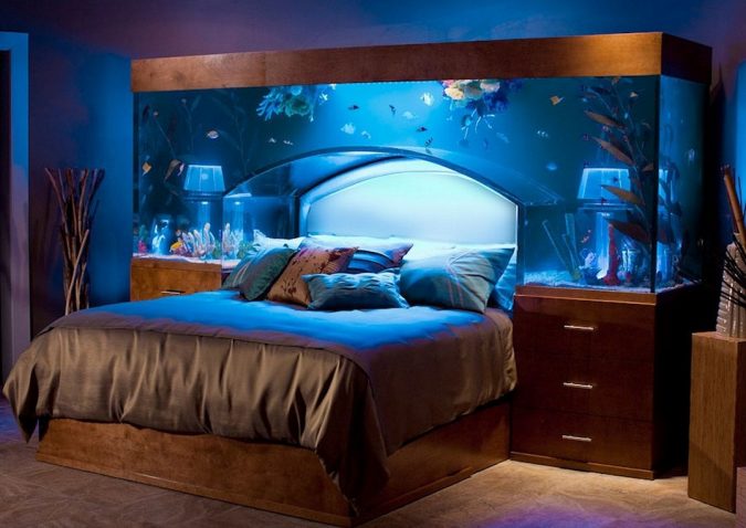 Fish-Tank-over-Bed-Ideas-675x478 30+ Best Design Ideas for Teens’ Bedrooms