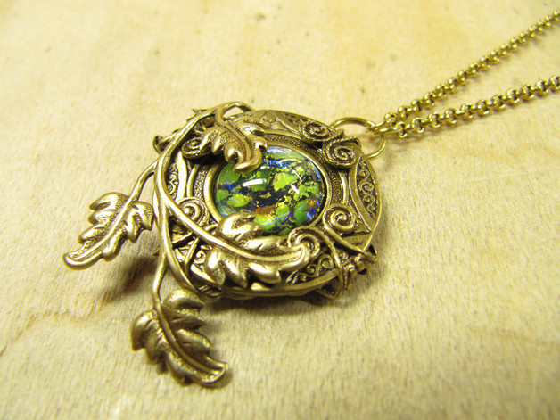 6 Hottest Necklace Trends For Summer 2 Halskette BLAETTERWIRBEL Vintage gruen Harlekin von Titanias Zauberwald gruen 287427301 6 Hottest Necklace Trends For Summer - 2