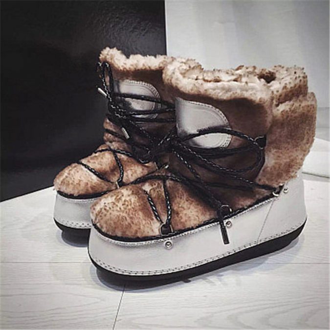5 Stylish Women Shoe Trends 23 Lace up women boots4 5 Stylish Women Shoe Trends - 23