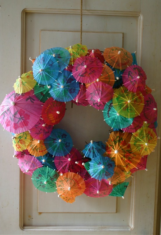 New-Year-wreath3 25+ New Year Eve Decoration Ideas for a Blasting Party