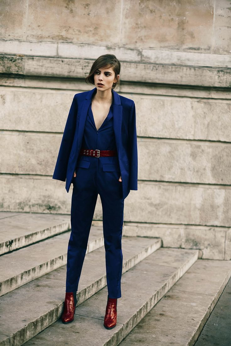 10 Most Beauty Trends That Men Hate 30 PANTSUITS 10 Most Beauty Trends That Men Hate - 30