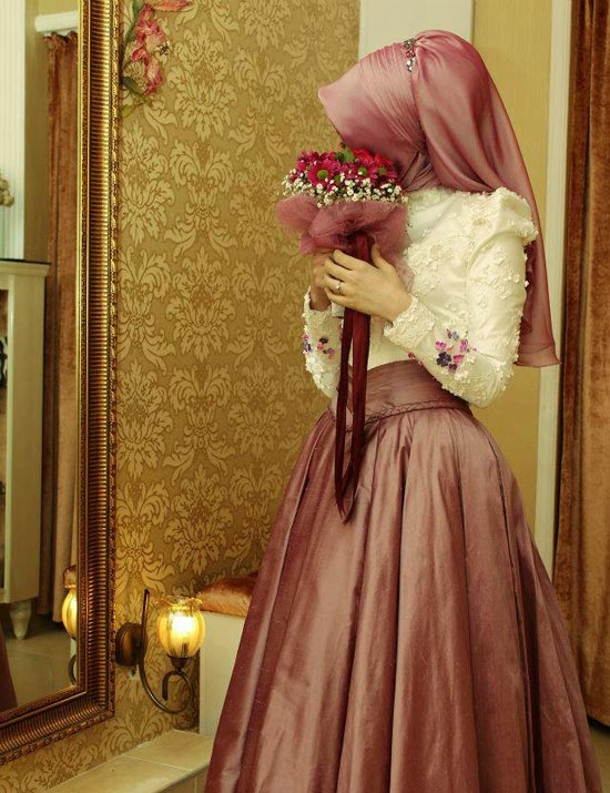 Skirt And Blouse like dress3 5 Stylish Muslim Wedding Dresses Trends - 18