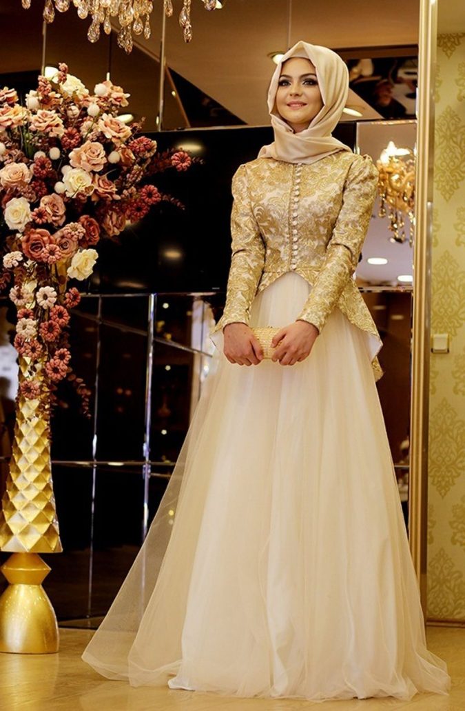 Skirt And Blouse like wedding dress 5 Stylish Muslim Wedding Dresses Trends - 17