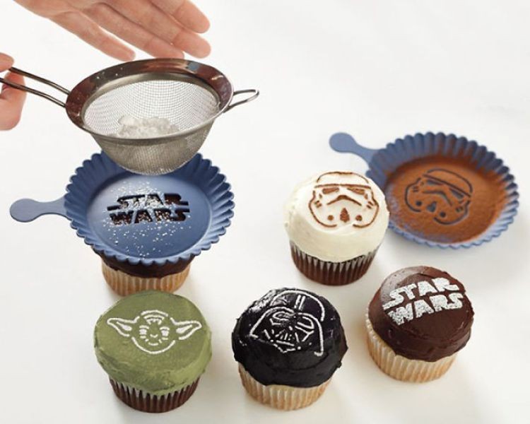Star-Wars-Cupcake-Sprinkler 50 Affordable Gifts for Star Wars & Emoji Lovers