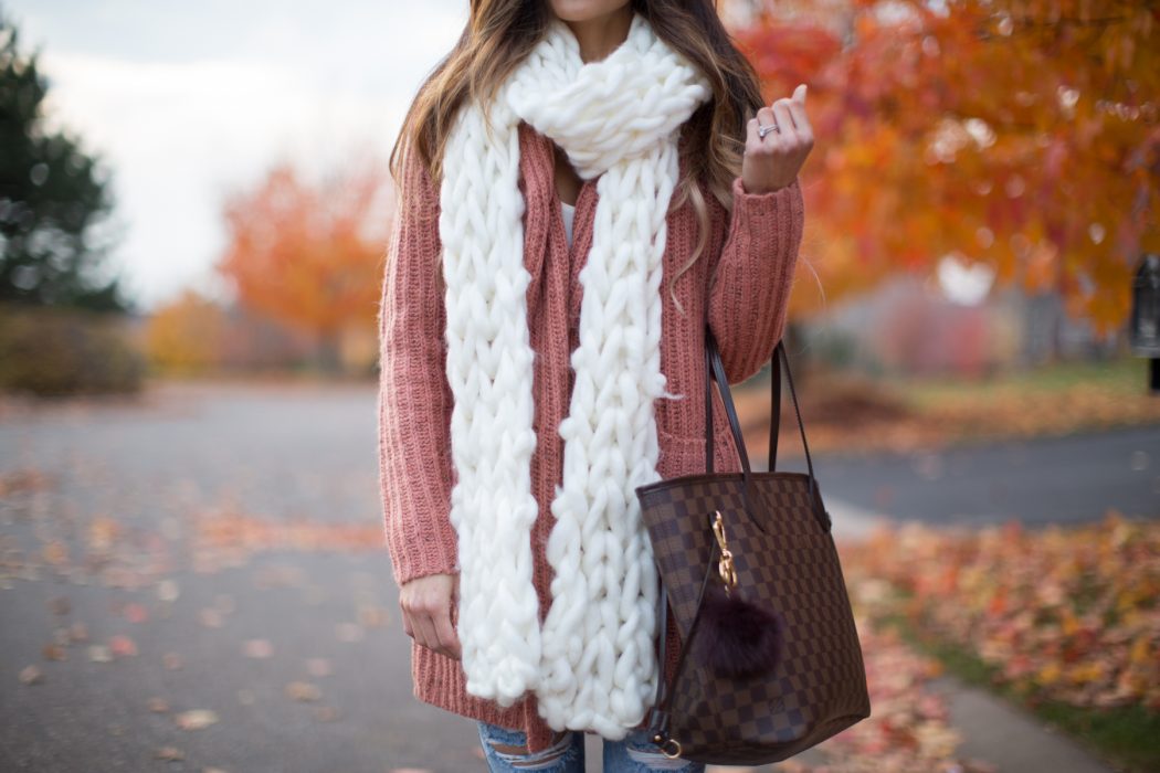 Thick-Knit-Scarf2 22+ Elegant Scarf Trend Forecast for Winter & Fall 2020