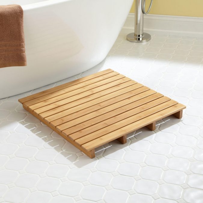 Wooden square shaped bath rug2 10 Creative DIY Bathroom Rugs - 16