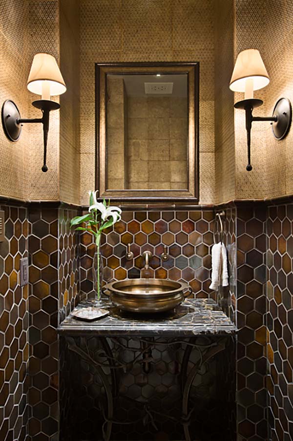 bathroom-mirror-with-built-in-lights5 Latest Trends: Best 27+ Bathroom Mirror Designs